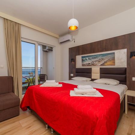 David Lux Beach Rooms Добра вода Екстериор снимка