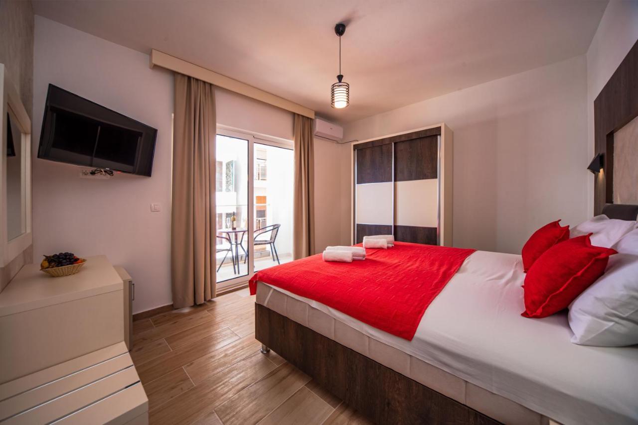 David Lux Beach Rooms Добра вода Екстериор снимка