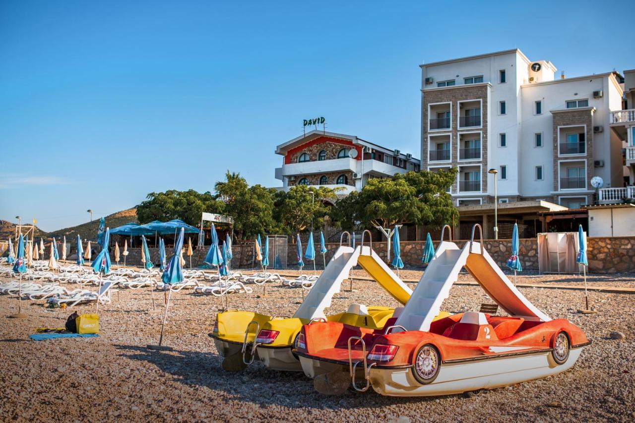David Lux Beach Rooms Добра вода Екстериор снимка