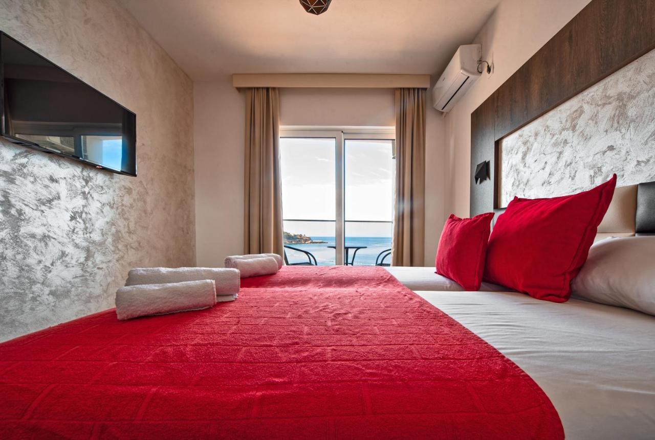 David Lux Beach Rooms Добра вода Екстериор снимка
