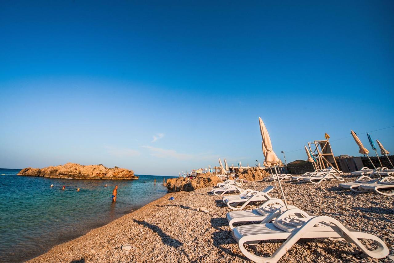 David Lux Beach Rooms Добра вода Екстериор снимка