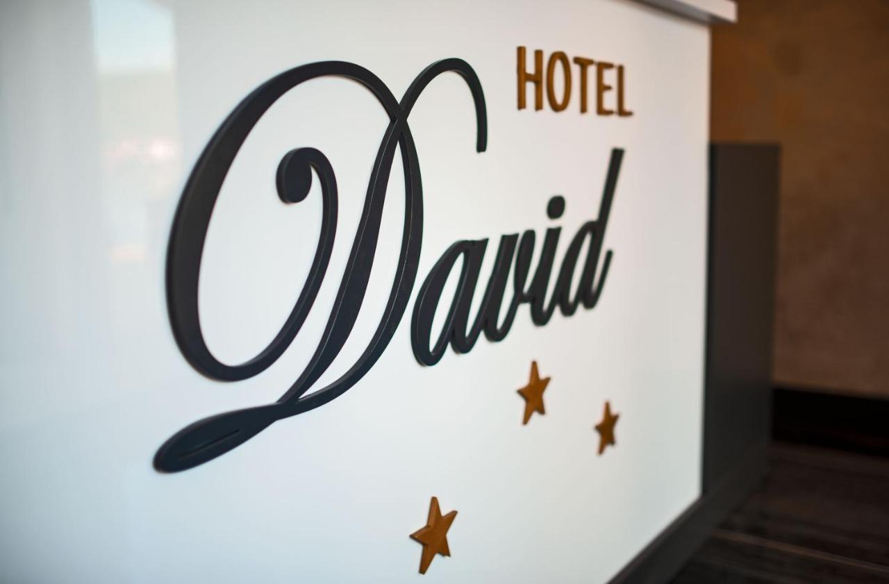 David Lux Beach Rooms Добра вода Екстериор снимка