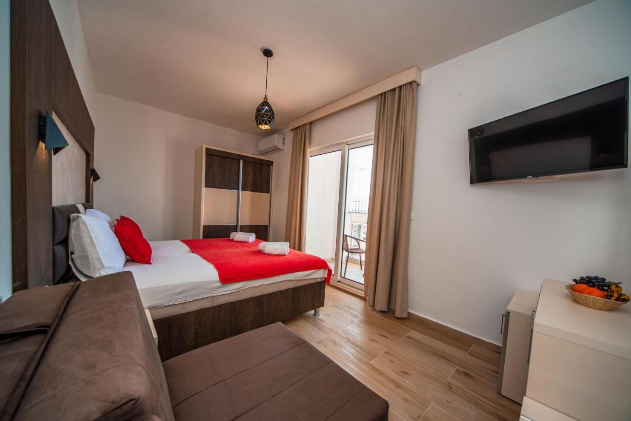 David Lux Beach Rooms Добра вода Екстериор снимка