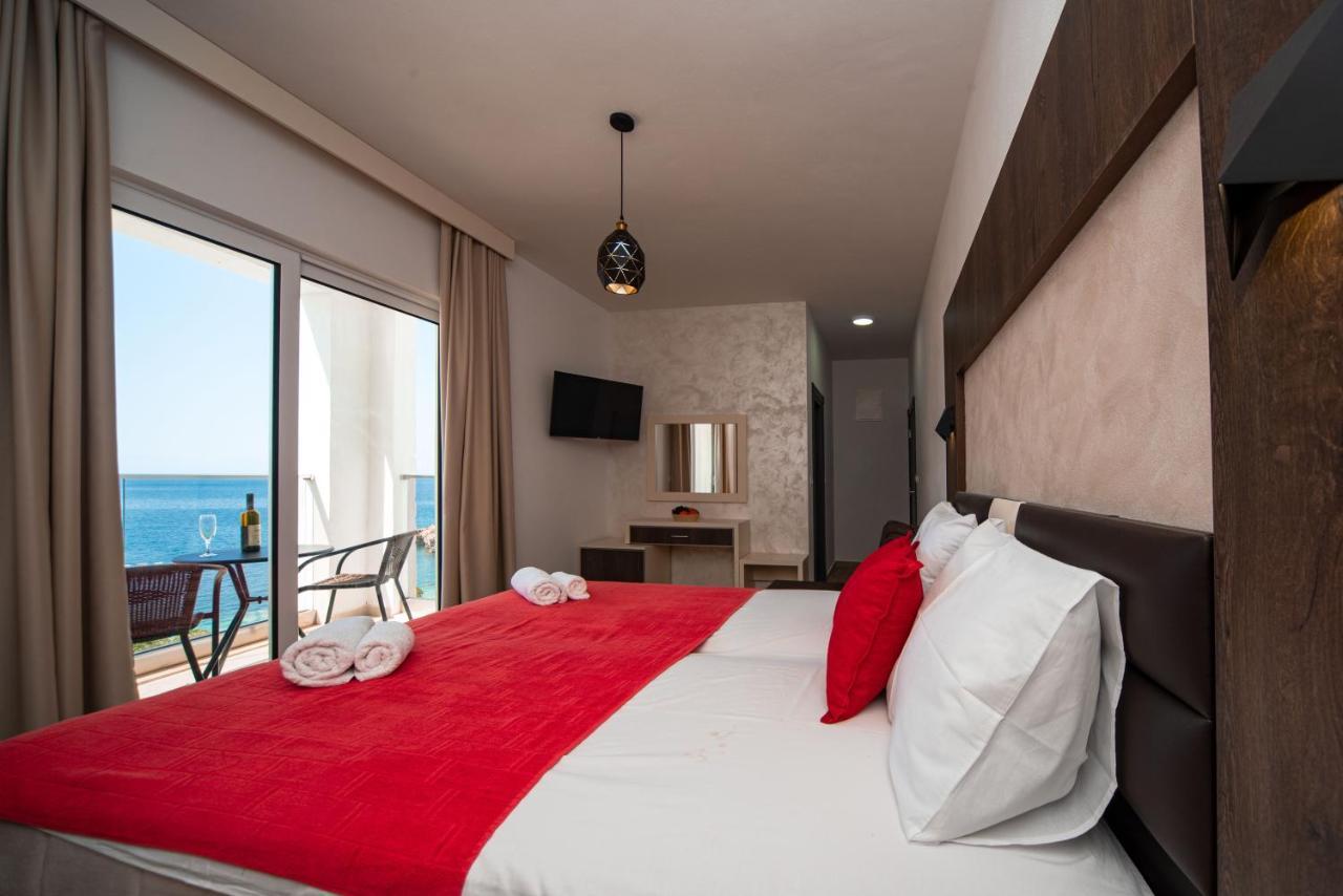 David Lux Beach Rooms Добра вода Екстериор снимка