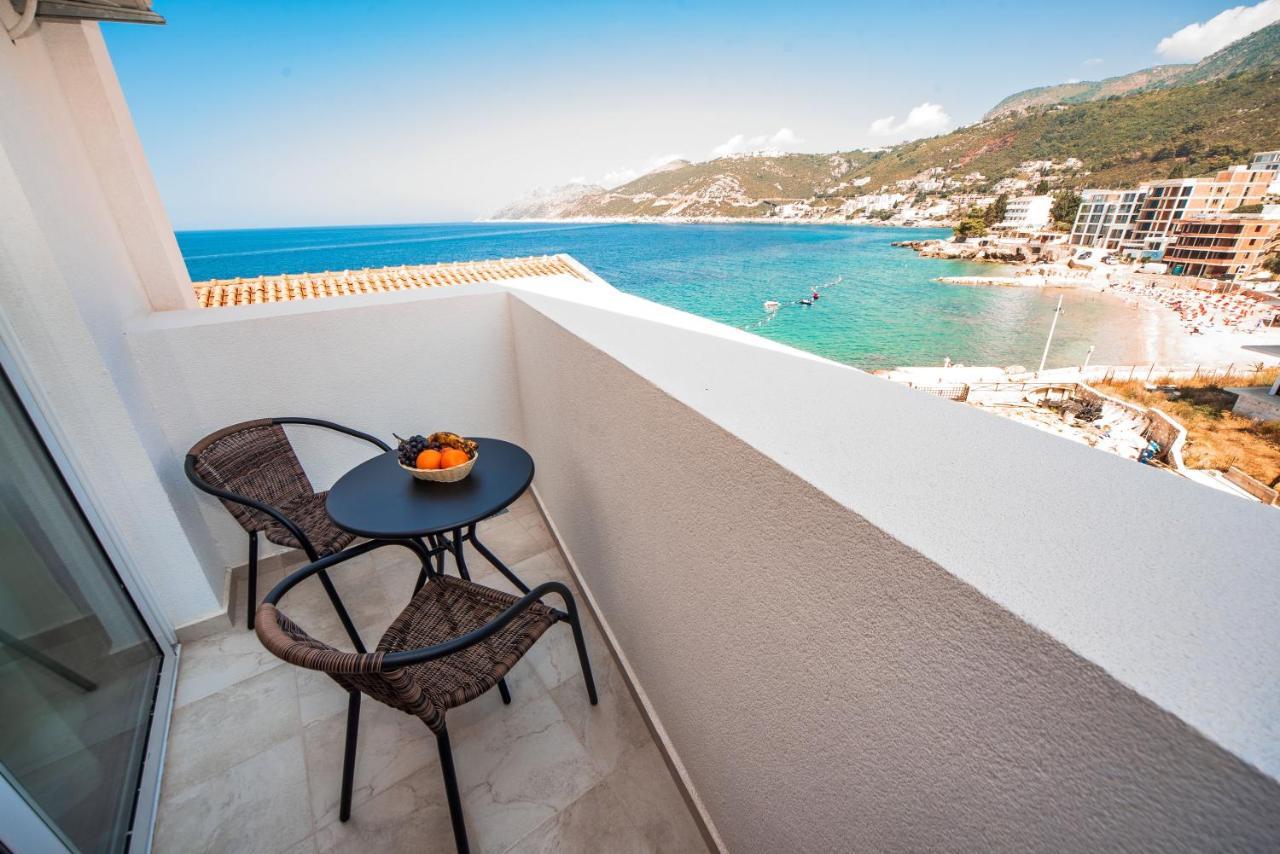 David Lux Beach Rooms Добра вода Екстериор снимка
