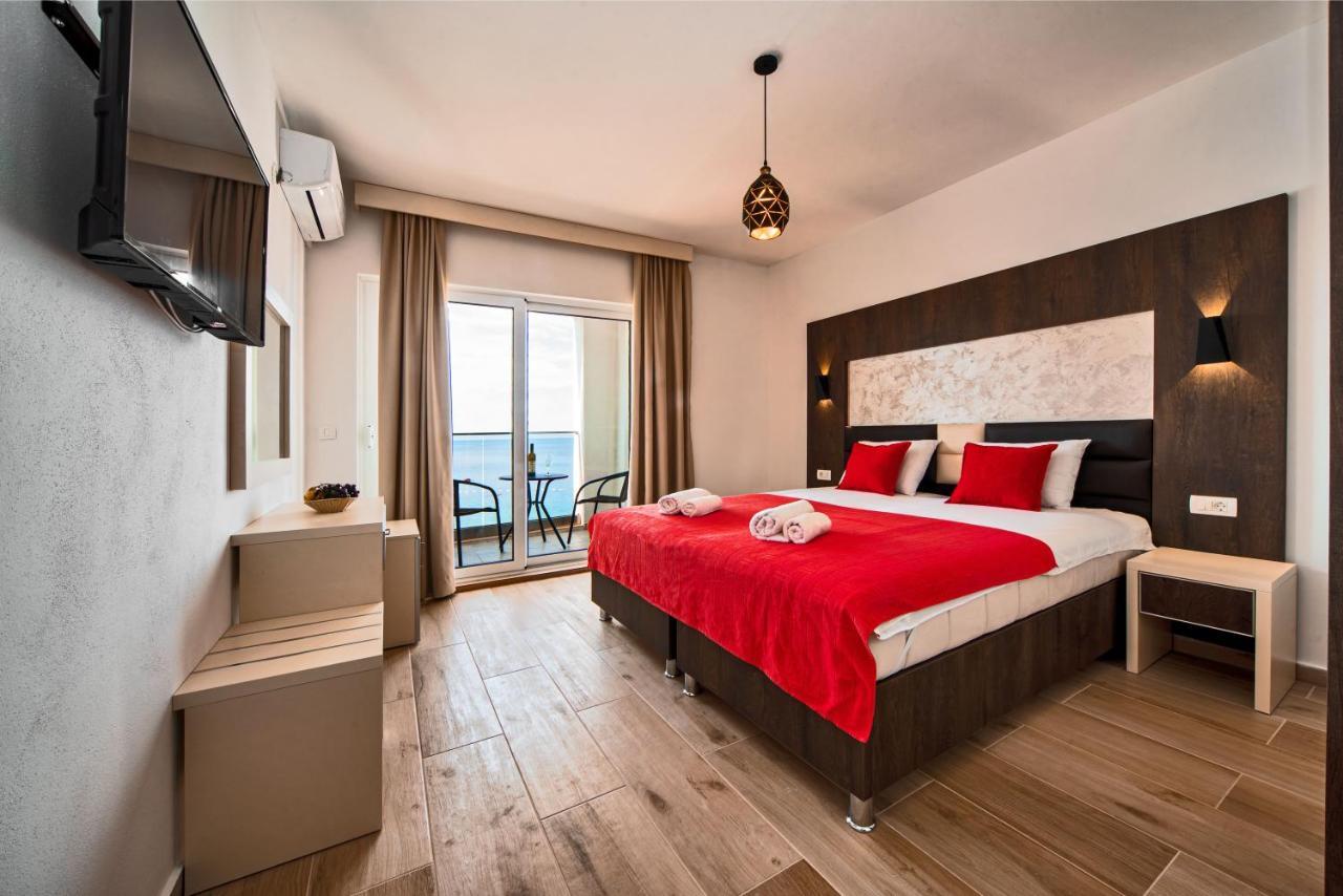 David Lux Beach Rooms Добра вода Екстериор снимка