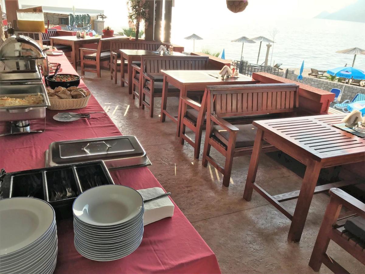 David Lux Beach Rooms Добра вода Екстериор снимка