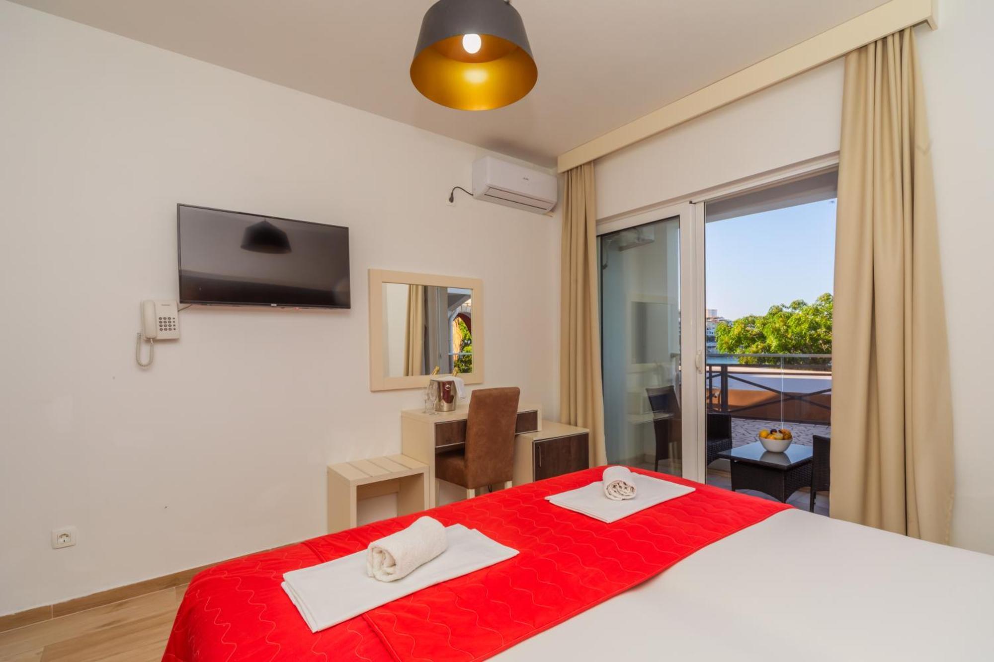 David Lux Beach Rooms Добра вода Екстериор снимка